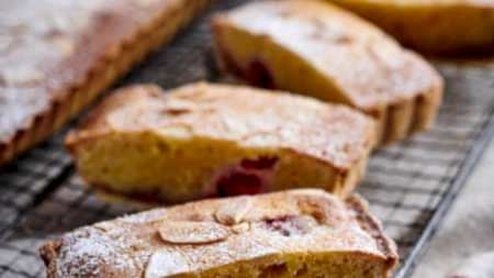 Socials Raspberry Bakewell Tart