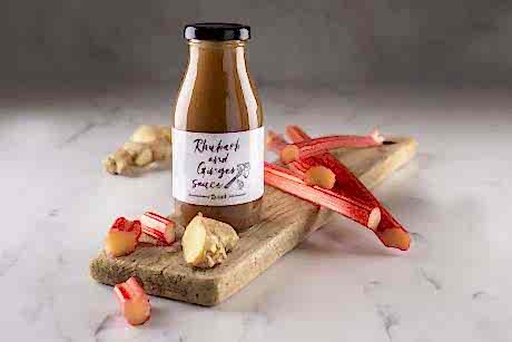HRC Rhubarb N Ginger Sauce 4649 Lifestyle